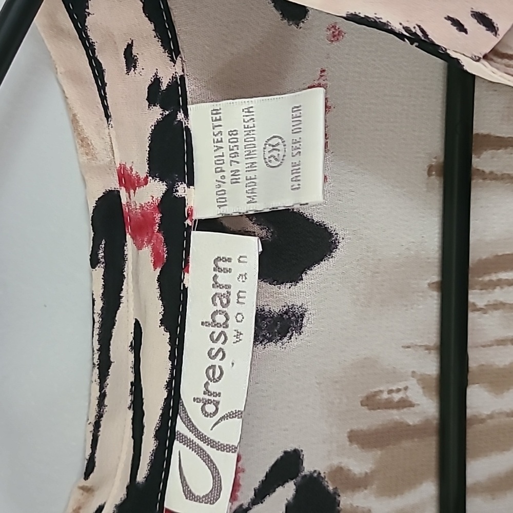 Dressbarn woman's button up shirt size 2X. - Picture 2 of 8